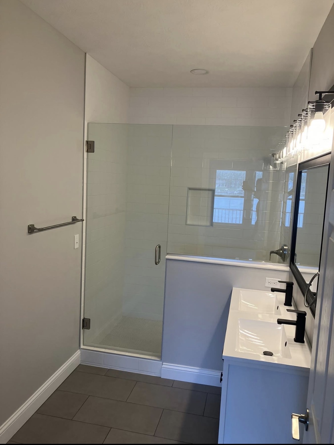 Walk-In Shower & Vanity